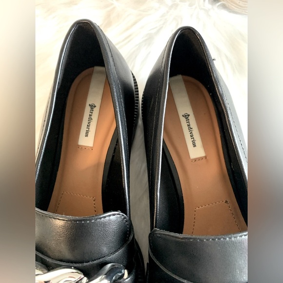 Stradivarius Loafer SZ: EU: 37 Black Pleather Silver tone Chain link - Picture 4 of 6